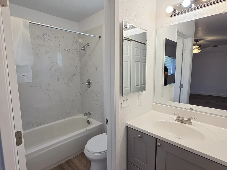 565 Acacia Ave — Photo 11