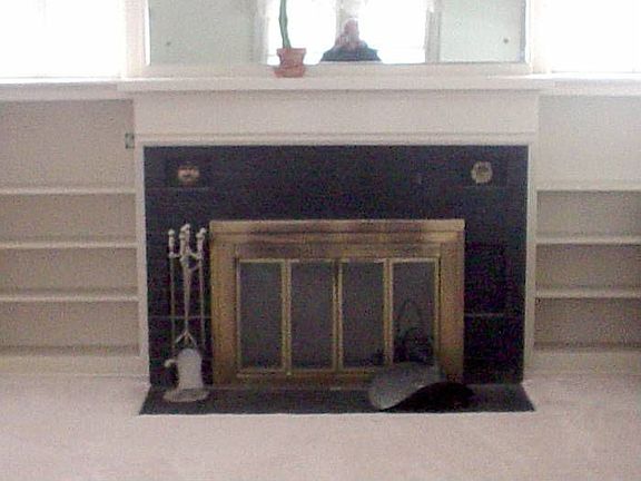 4th image of 215 Hallock St
