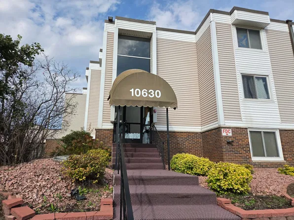 10630 Rockford Rd APT 110, Plymouth, MN 55442