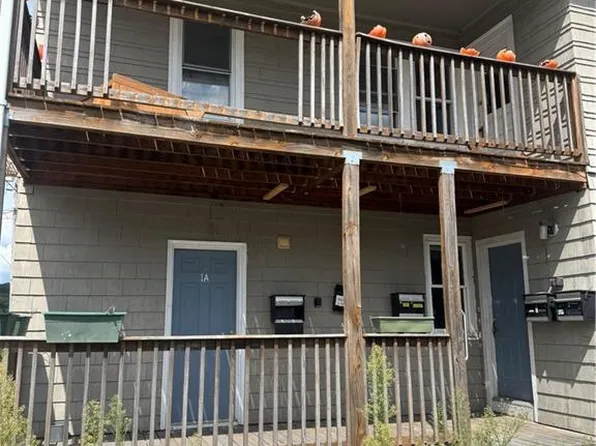 36 Fairmount St, Woonsocket, RI 02895