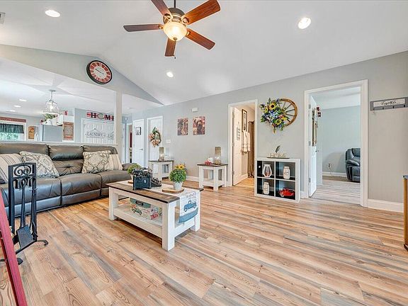 5th image of 3342 Belle Ave NE