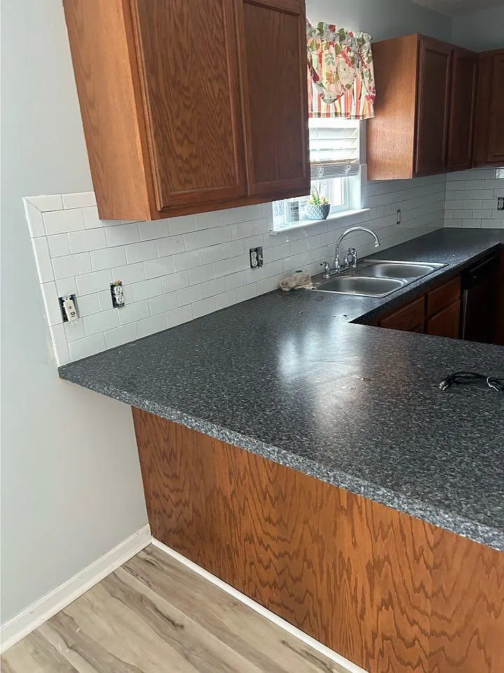 130 Ashdown Dr — Photo 3