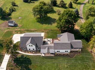 1572 Bell Rd, Chagrin Falls, OH 44022