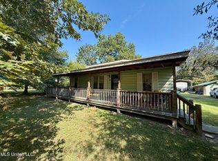 856 Meadowbrook Rd, Grenada, MS 38901
