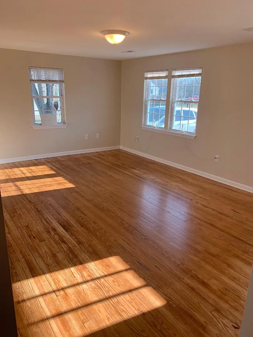 2 bed, 800 sqft, $1,900 — Photo 2