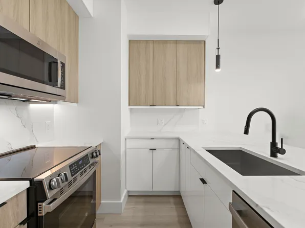 4525 Bergenwood Avenue image 68 of 74