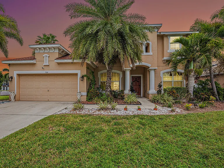 706 York Dale Dr — Photo 1