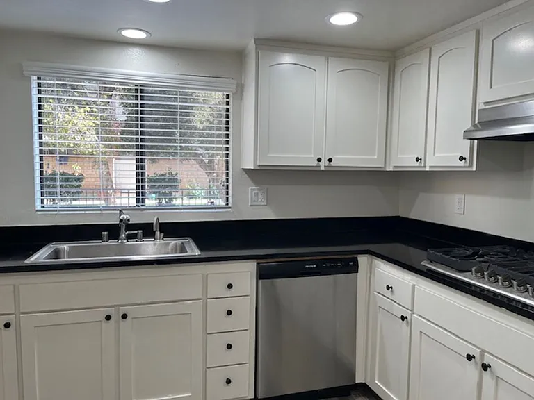 21051 Gresham St — Photo 16