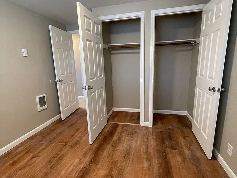 Churchill Village Apartments — Photo 101