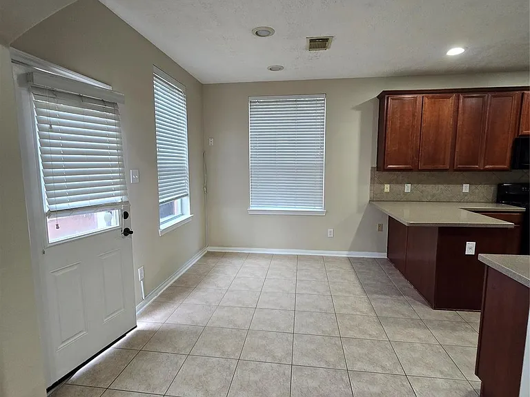12331 Natchez Park Ln — Photo 5