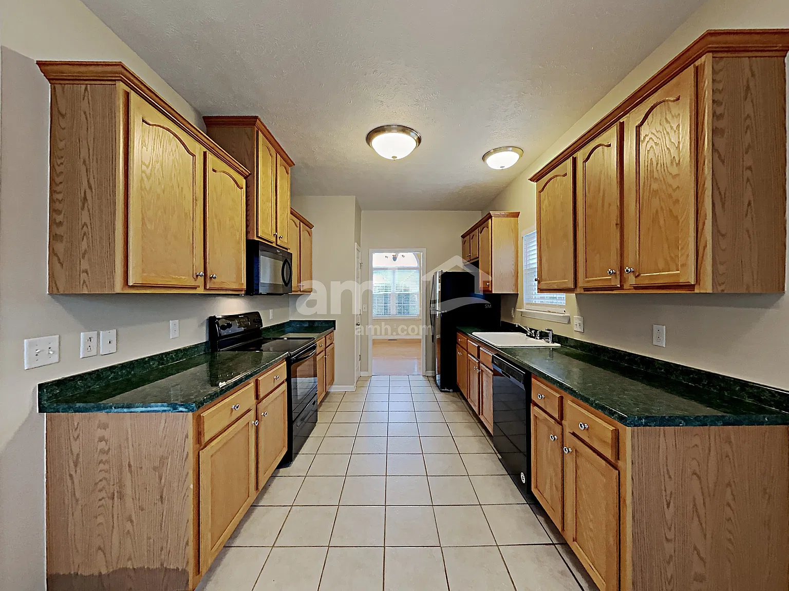 3 bed, 2.5 bath, 2193 sqft, $2,435 — Photo 4