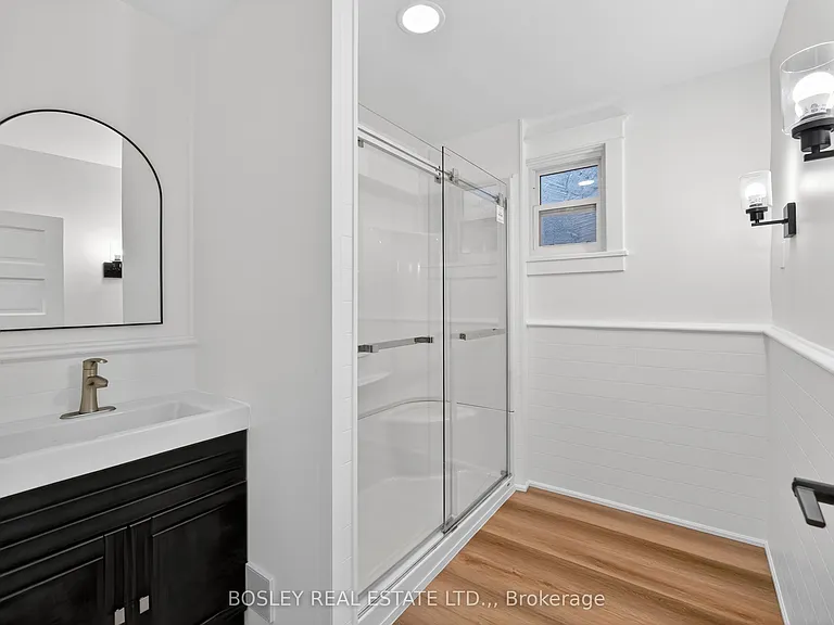 4 Queen St #1 — Photo 10