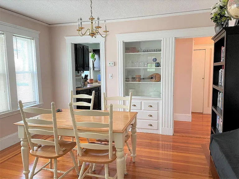 16 Hamilton St #2 — Photo 13