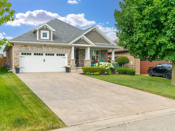 3 Sutherland Ct, Saint Thomas, ON N5P 4K3