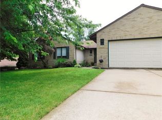 4204 Rolling Hills Dr, Brunswick, OH 44212
