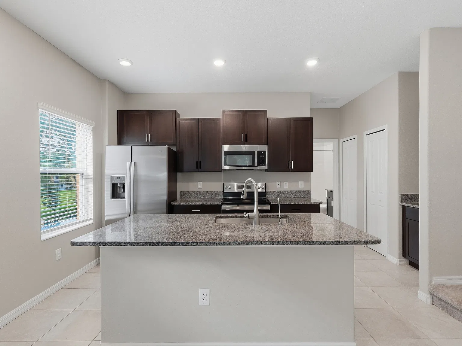 3 bed, 1230 sqft, $2,750 — Photo 4