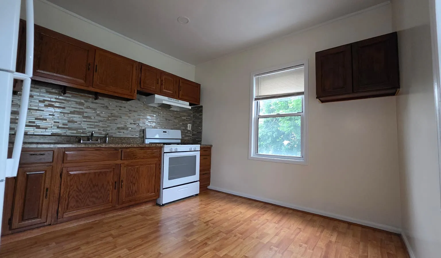 2 bed, 938 sqft, $3,000 — Photo 3