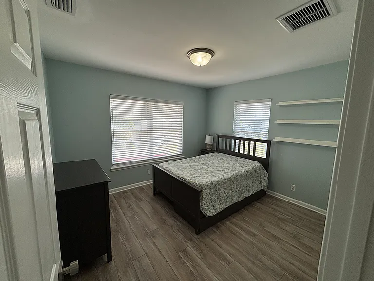 113 Elizabeth Pl — Photo 18