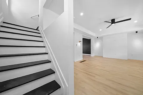 1462 Hamlet St — Photo 13