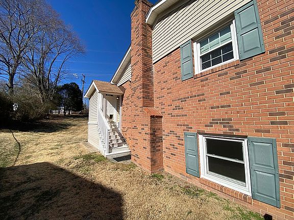 5th image of 13667 Greenwood Dr