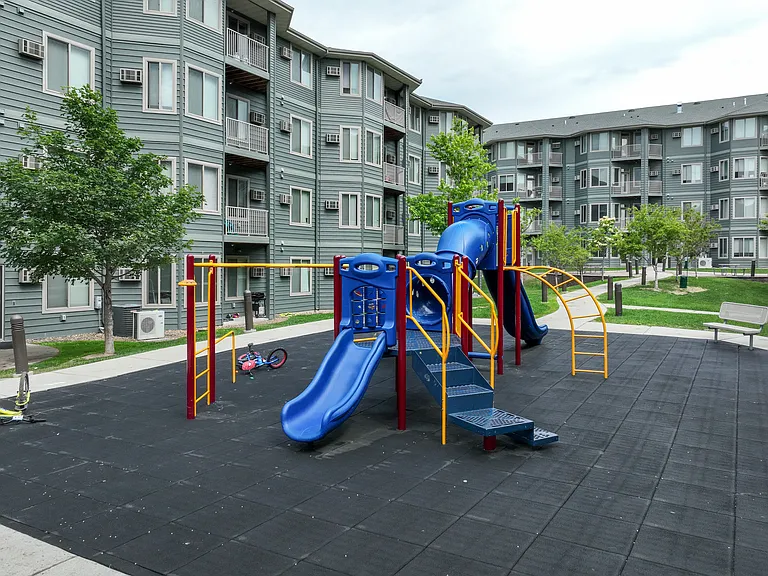 Eagle Crest Apartments — Photo 56