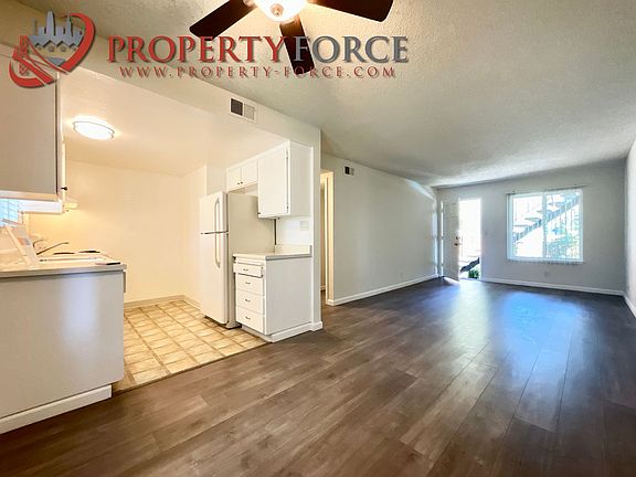 3rd image of 946 Tamarack Ln #19