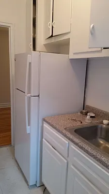 Rented by Max & Associates Realty Corp | media 6