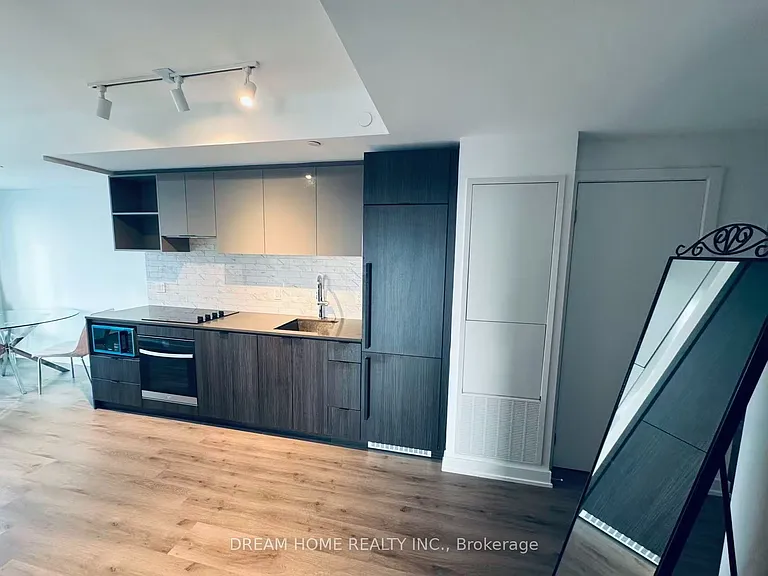 252 Church St #5603 — Photo 7