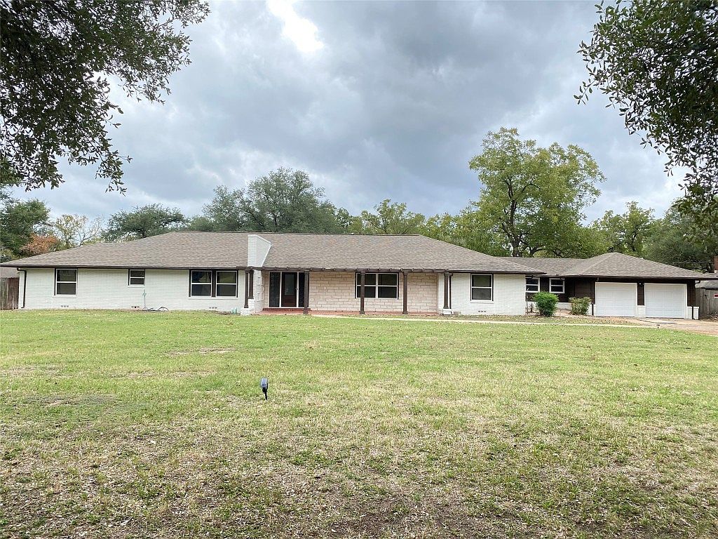 820 E Tyler St, Mexia, TX 76667 MLS 20366297 Zillow