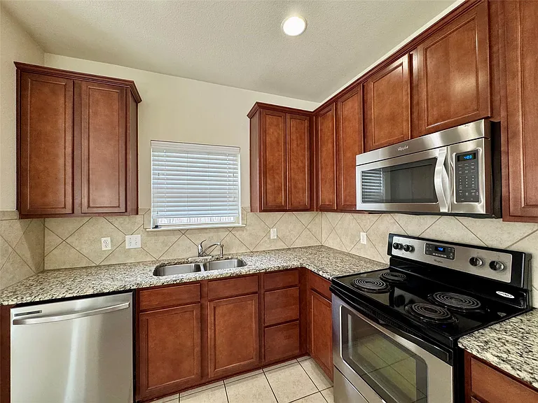 4016 Kenter Xing — Photo 3