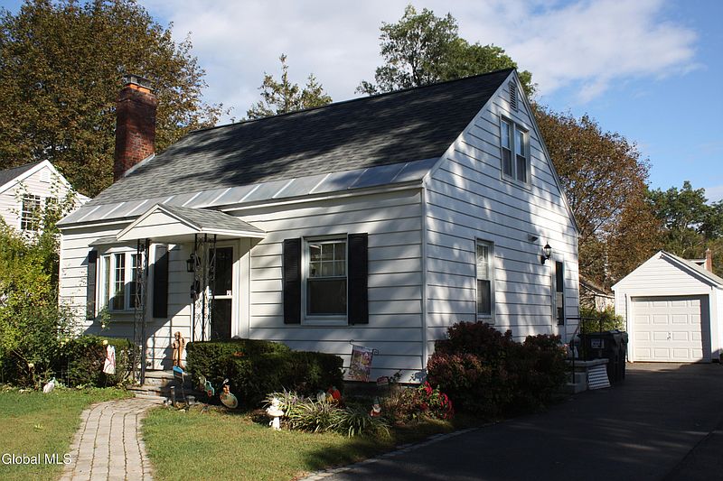2nd image of 35 Pine Street