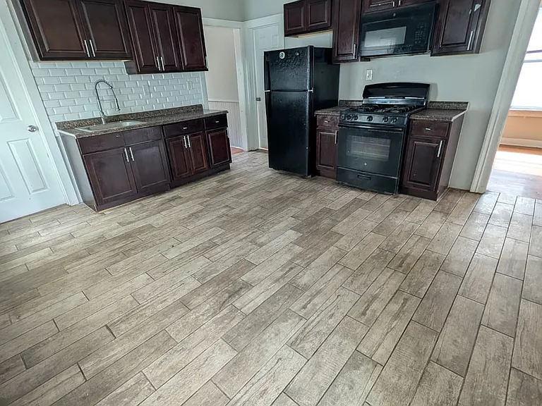 198 Wolcott St #2A — Photo 1