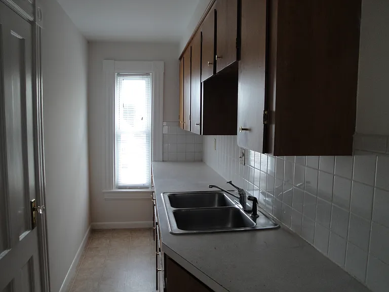 65 Cartier St #2 — Photo 7