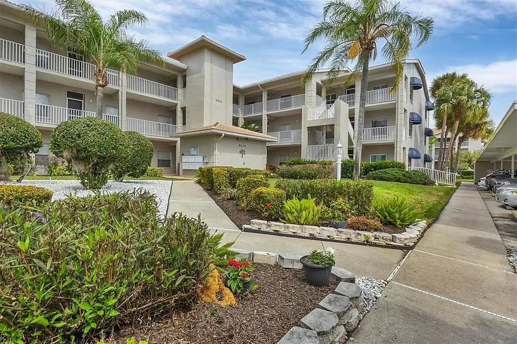 2 bed, 2.0 bath, 1106 sqft, $5,500 — Photo 1