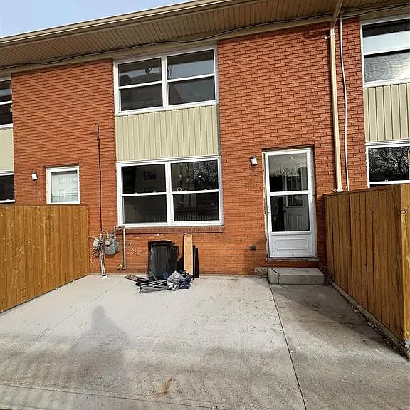 834 Exmouth St #22 — Photo 14