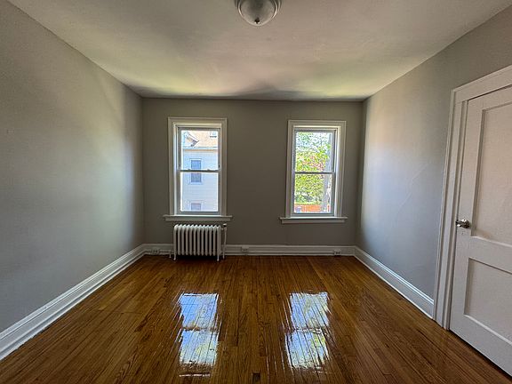 5th image of 92 Main St #Bd