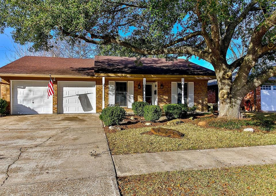 1st image of 10007 Carlow Ln