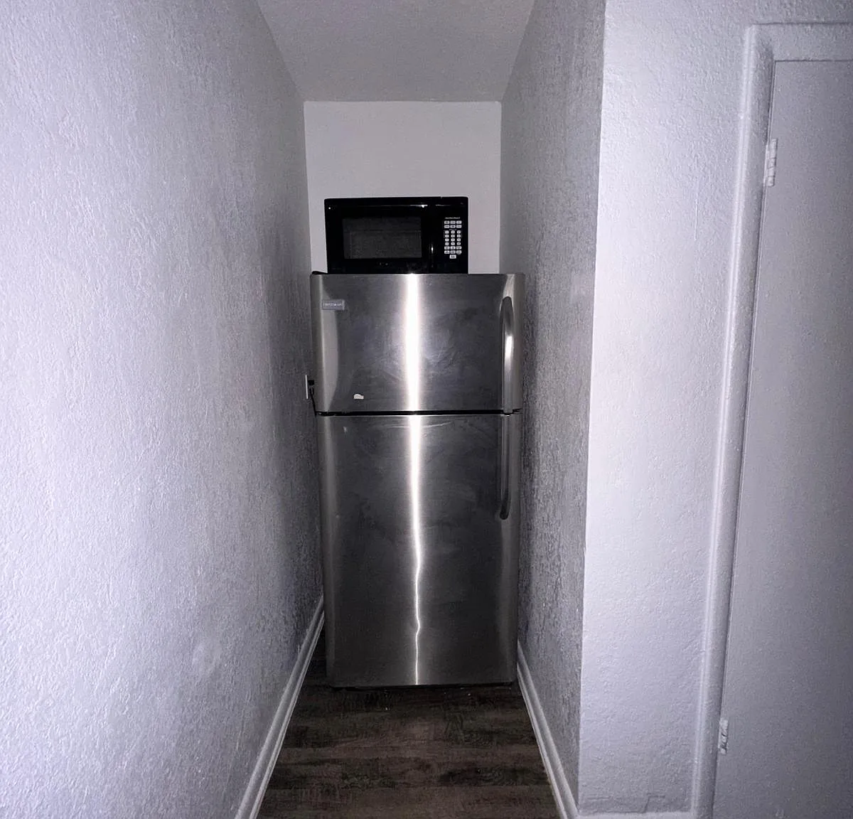 Studio, 500 sqft, $1,300 — Photo 2