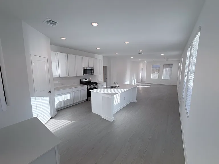 245 Inyo St — Photo 9