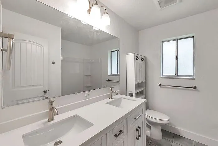 2151 W 300 North St — Photo 11