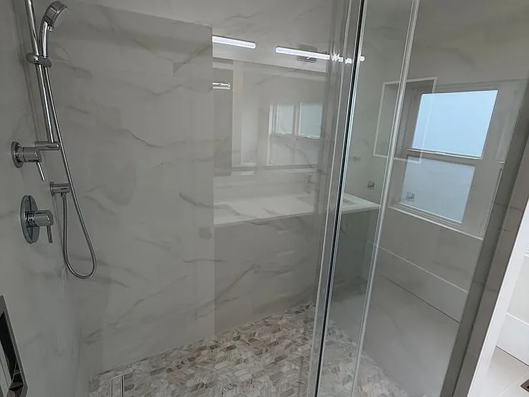 3 Bed 2 Bath Apartment, New Construction In Cleveland Heights (With Garage) — Photo 12