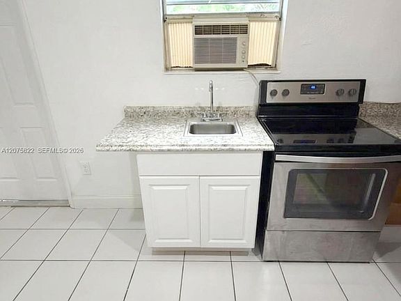 3rd image of 601 NE 180th St #B
