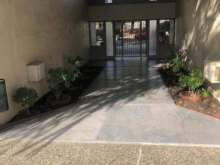 Blossom Hill Garden Apartments — Photo 14
