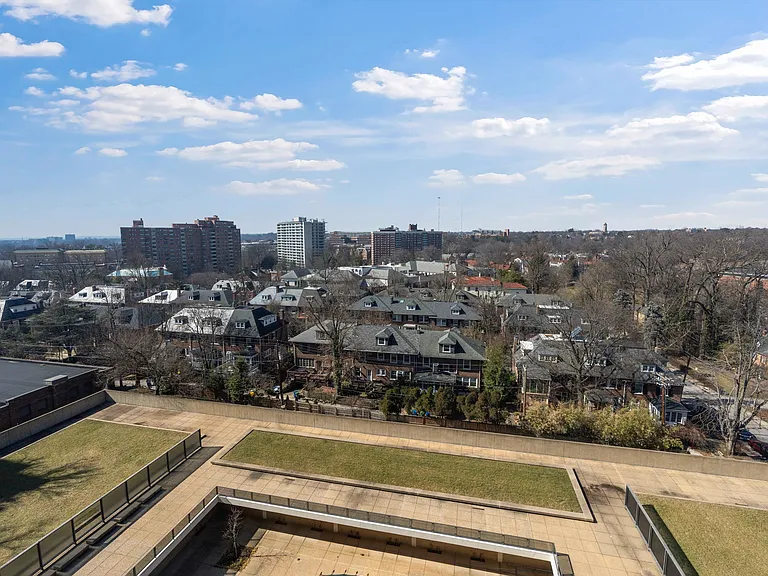 4000 N Charles St — Photo 17