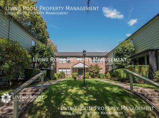 1643 SE Washington St, Portland, OR 97214