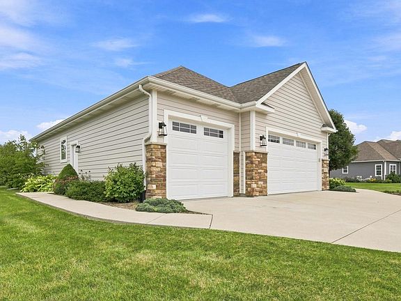 4th image of 4817 Copper Leaf BOULEVARD