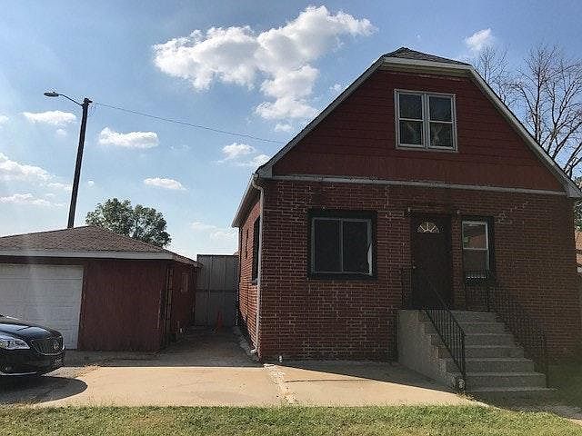 1st image of 4940 Carey St