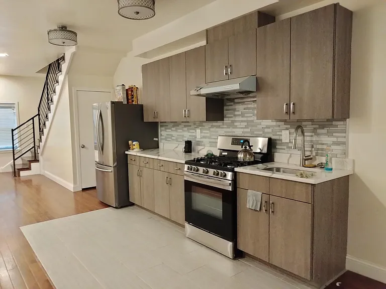 1611 W Thompson St #1A — Photo 2