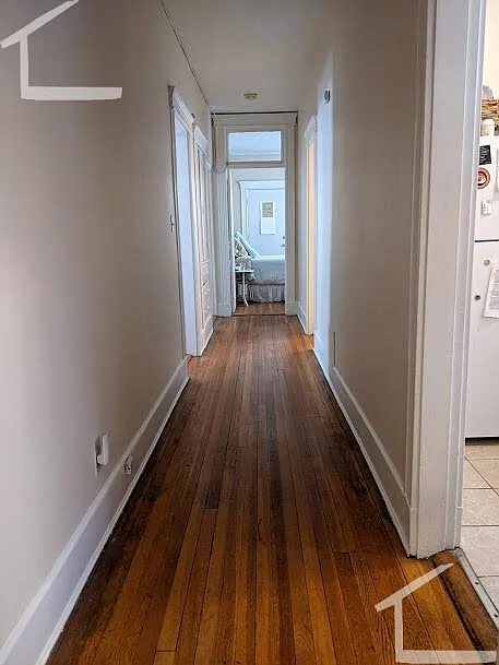 3 bed, 1100 sqft, $4,500 — Photo 2