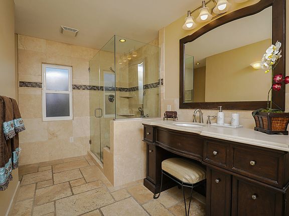3rd image of 2422 Chatsworth Blvd